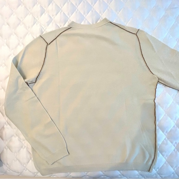 Lightweight cashmere V-neck - Picture 3 of 3